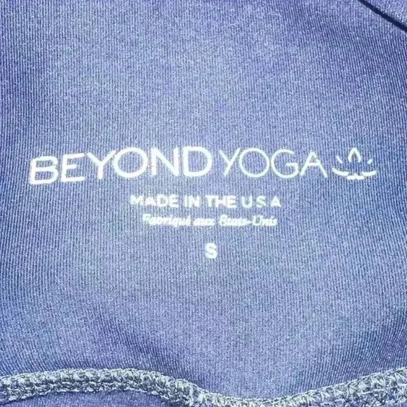 Beyond Yoga Smoky Blue Cropped Leggings With Faux Leather Effect Size Small EUC! - Picture 9 of 9